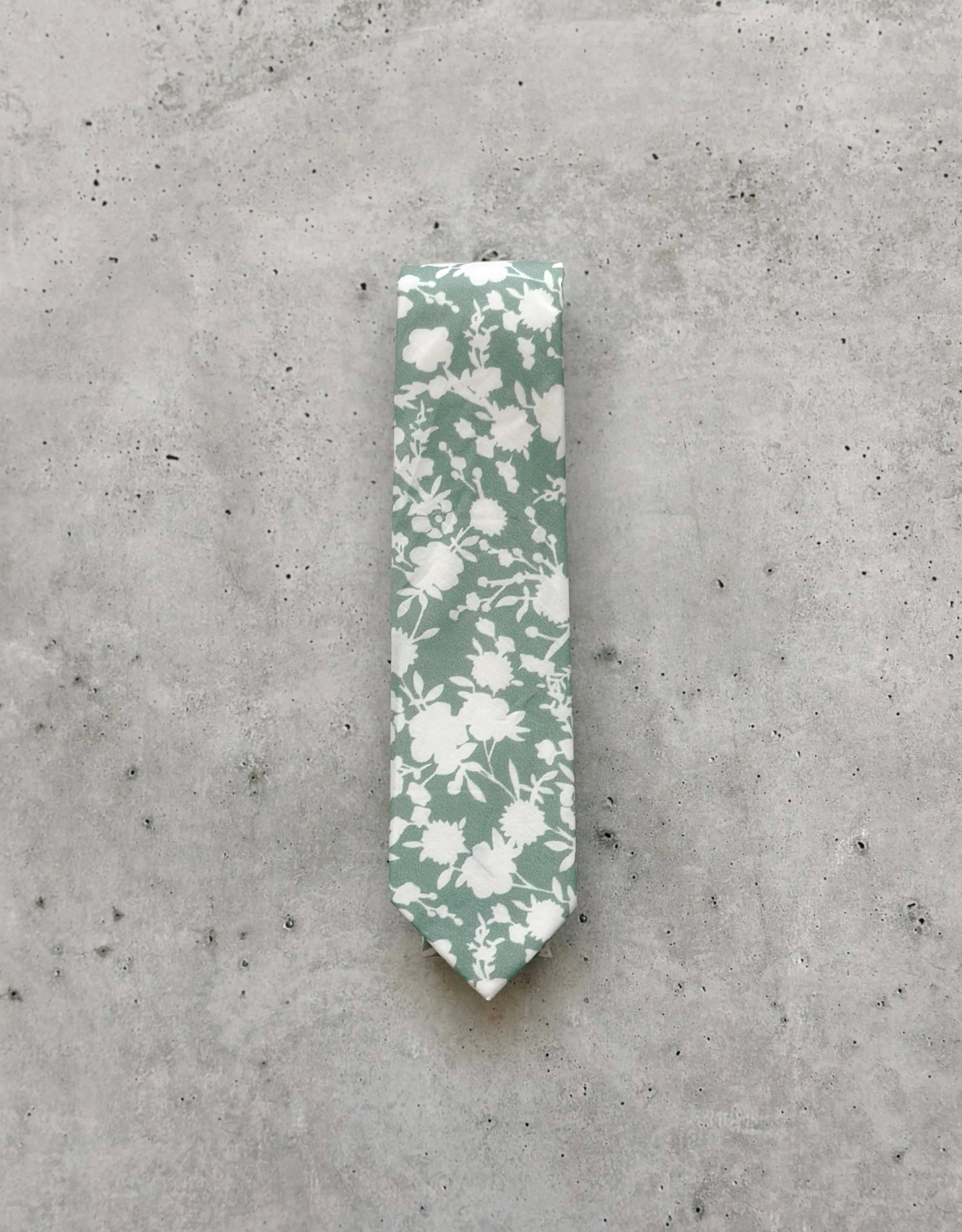 Augustus Cotton Floral Neck Tie