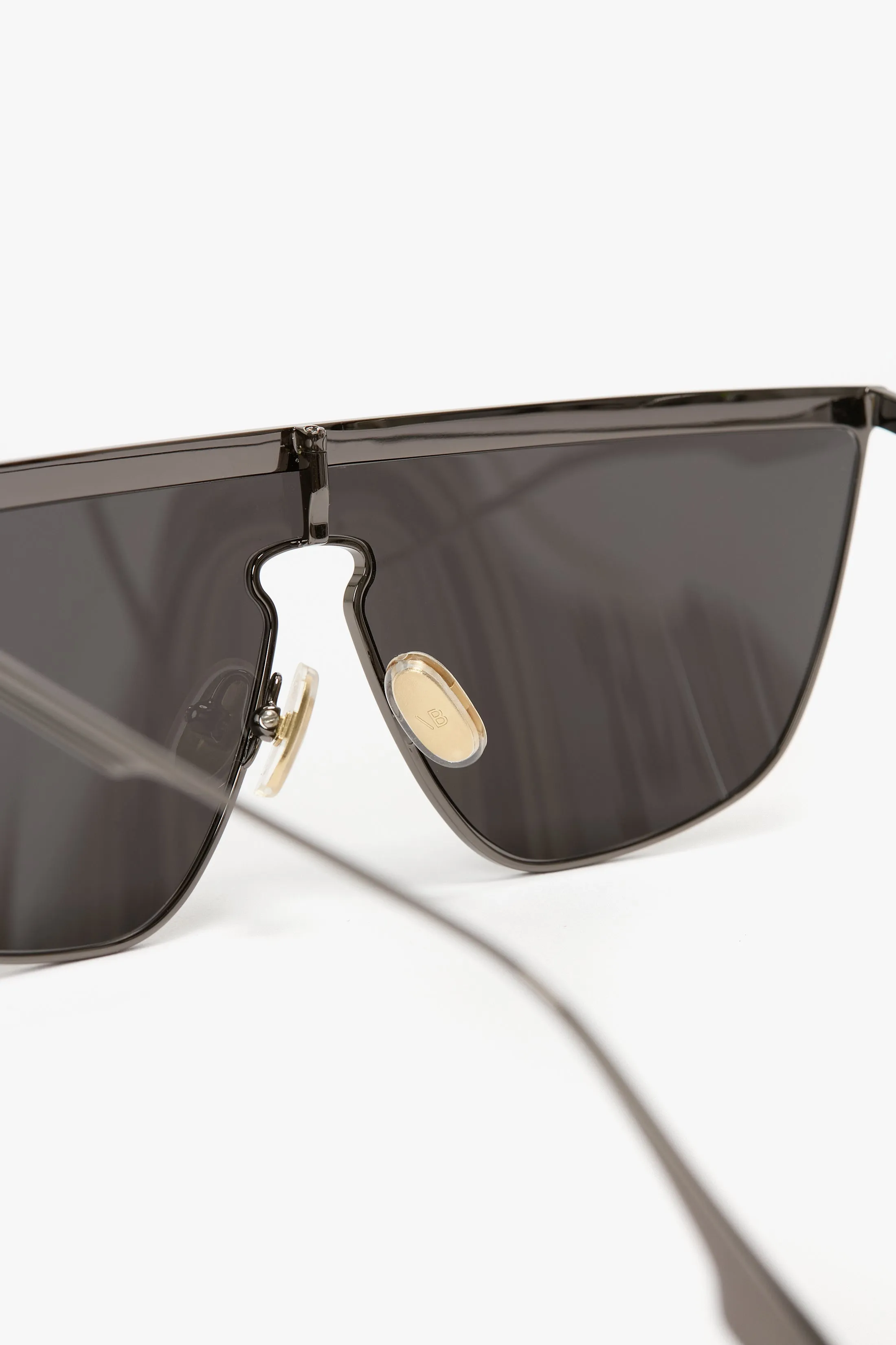 Geometric Visor Sunglasses In Dark Ruthenium-Grey